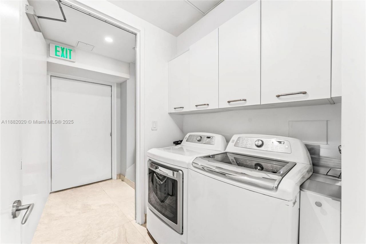 16047 Collins Ave, Unit 404, Sunny Isles Beach, FL 33160 Photo