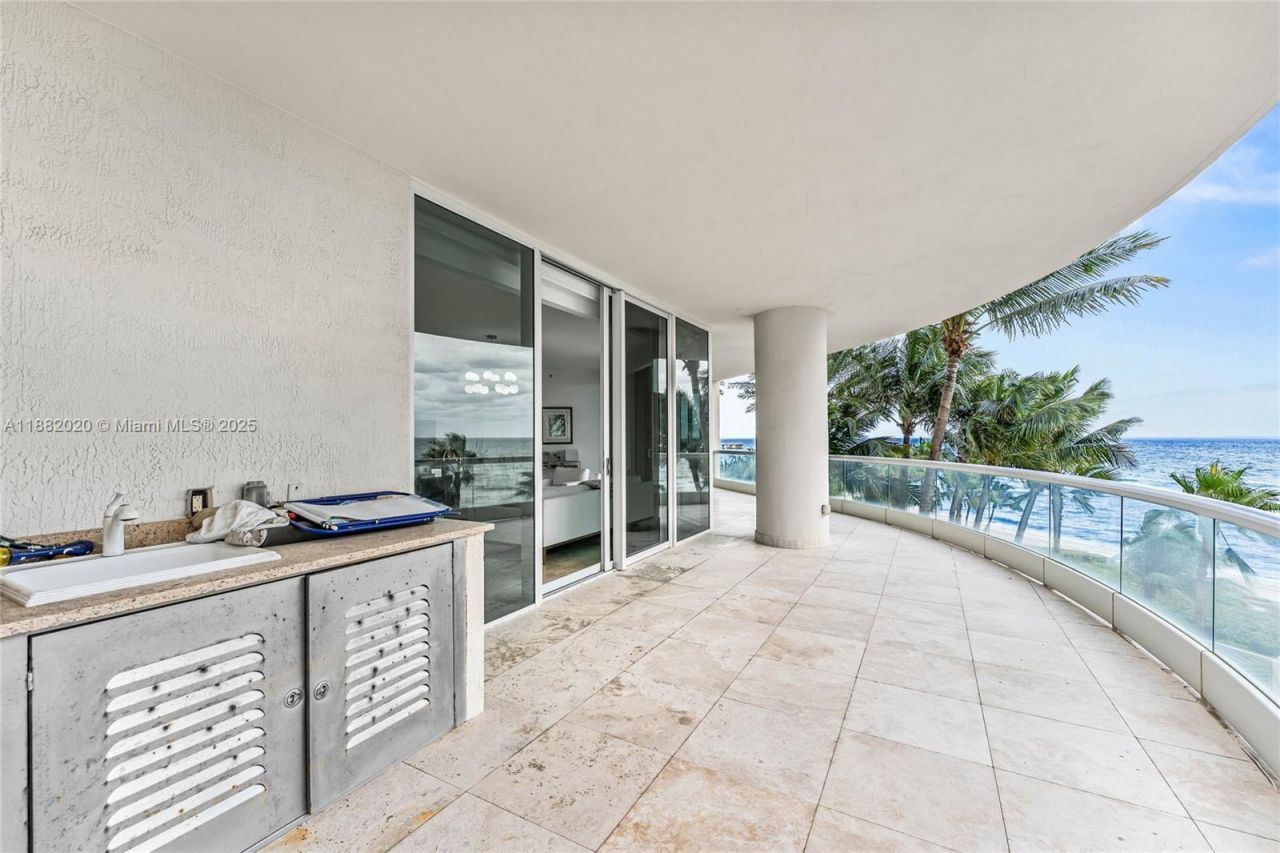 16047 Collins Ave, Unit 404, Sunny Isles Beach, FL 33160 Photo