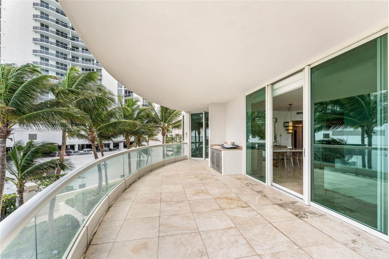 16047 Collins Ave, Unit 404, Sunny Isles Beach, FL 33160 Photo
