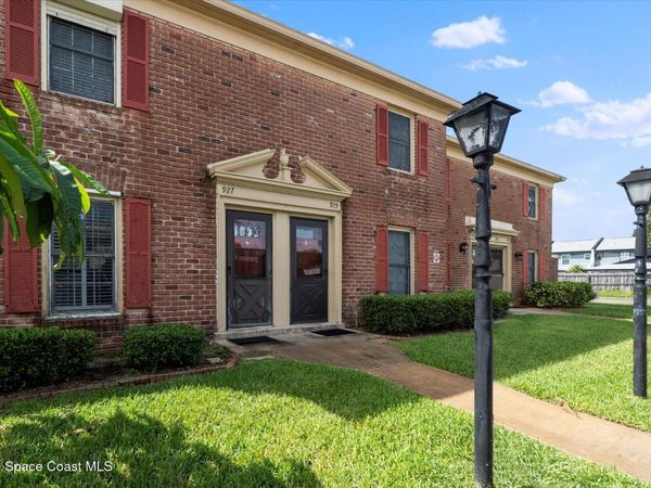 927 N Colonial Court, Unit 33, Indian Harbour Beach, FL 32937