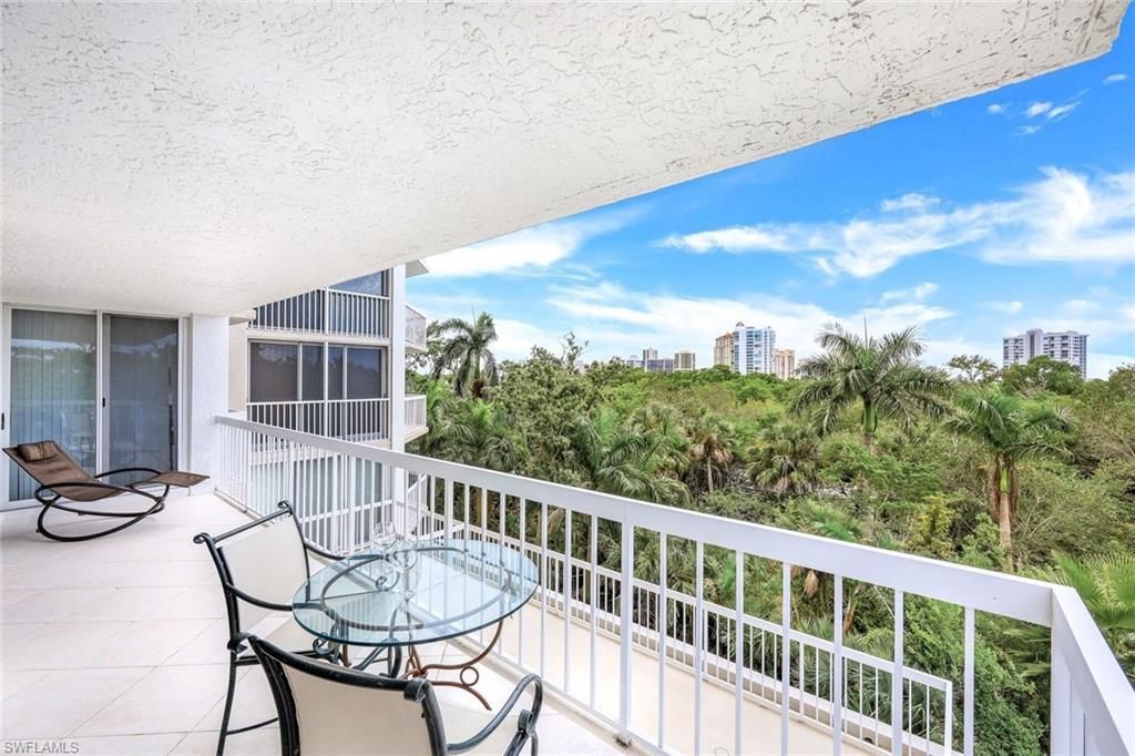5501 Heron Point Dr, Unit 204, Naples, FL 34108 Photo