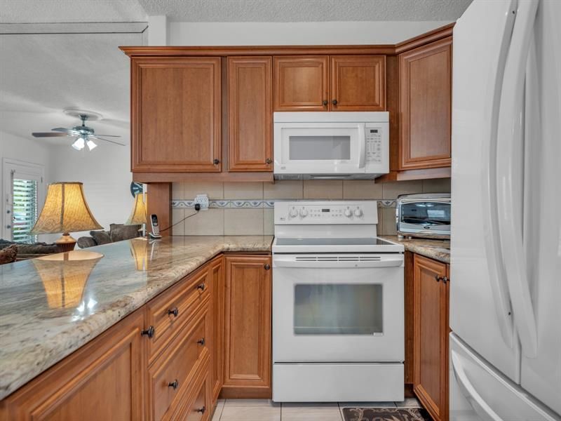 1000 SW 10th Avenue, Unit P4, Hallandale Beach, FL 33009 Photo