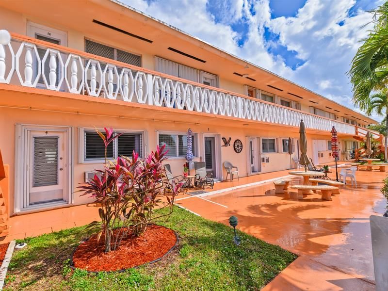 1000 SW 10th Avenue, Unit P4, Hallandale Beach, FL 33009 Photo