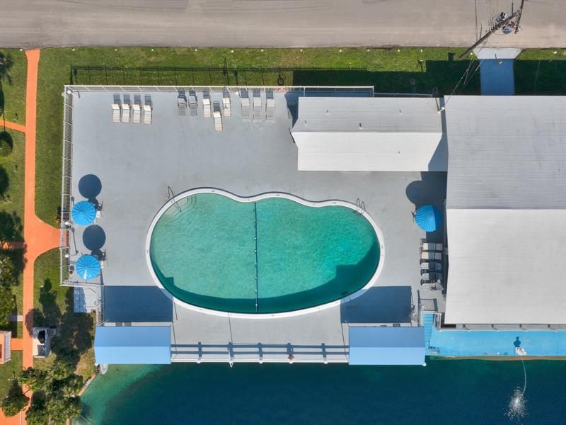 1000 SW 10th Avenue, Unit P4, Hallandale Beach, FL 33009 Photo