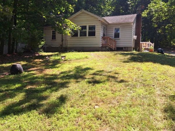 40 Christian Avenue, Setauket, NY 11733