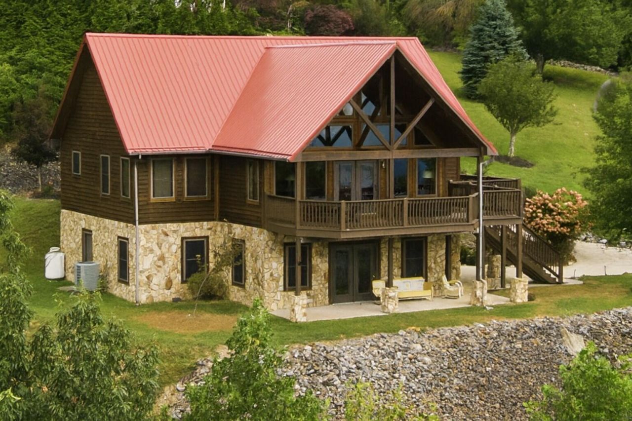 316 Reflections Point Trl, Fancy Gap, VA 24328 Main Photo