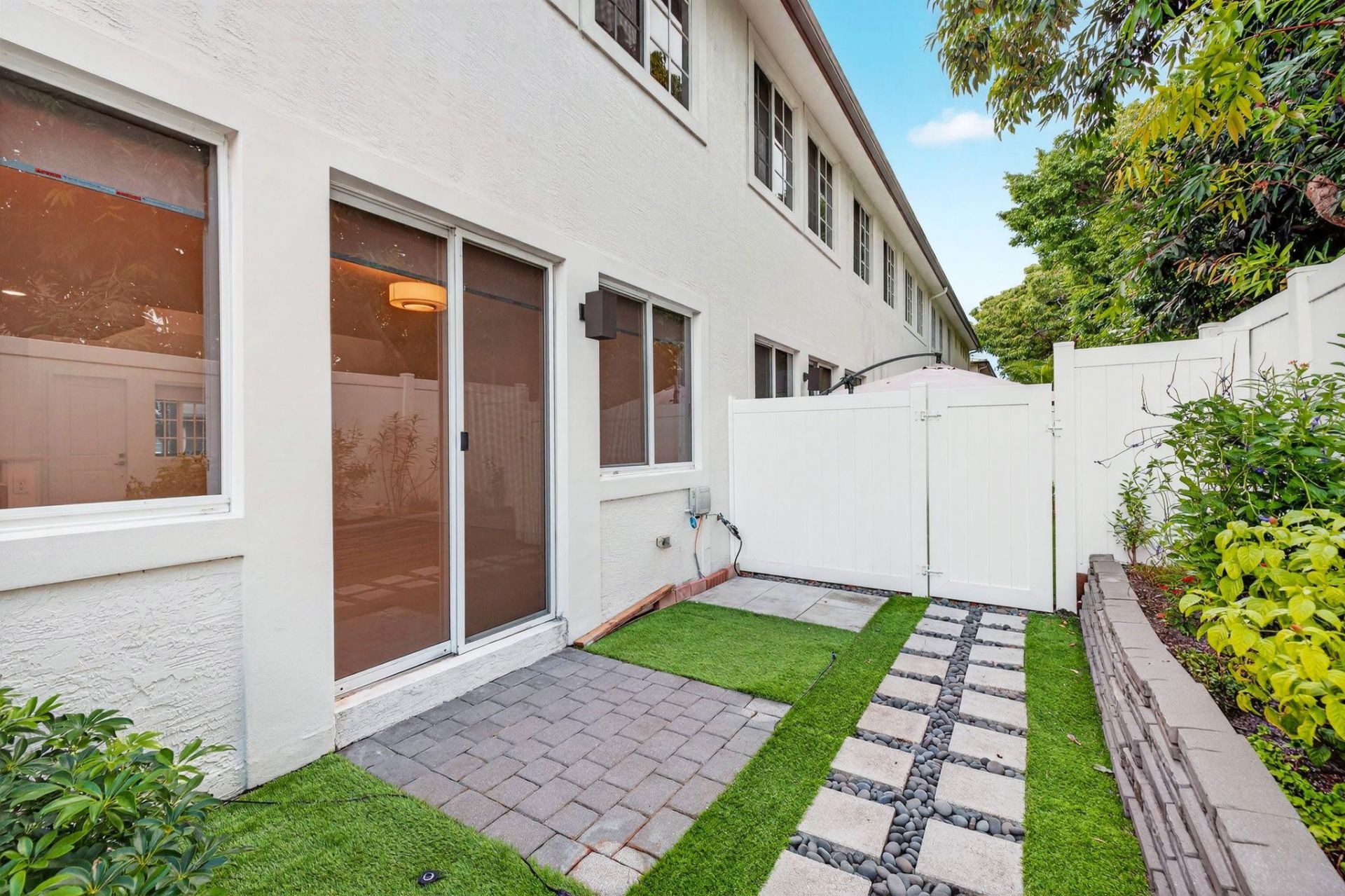 737 SE 1st Court, Unit 737, Pompano Beach, FL 33060 Photo