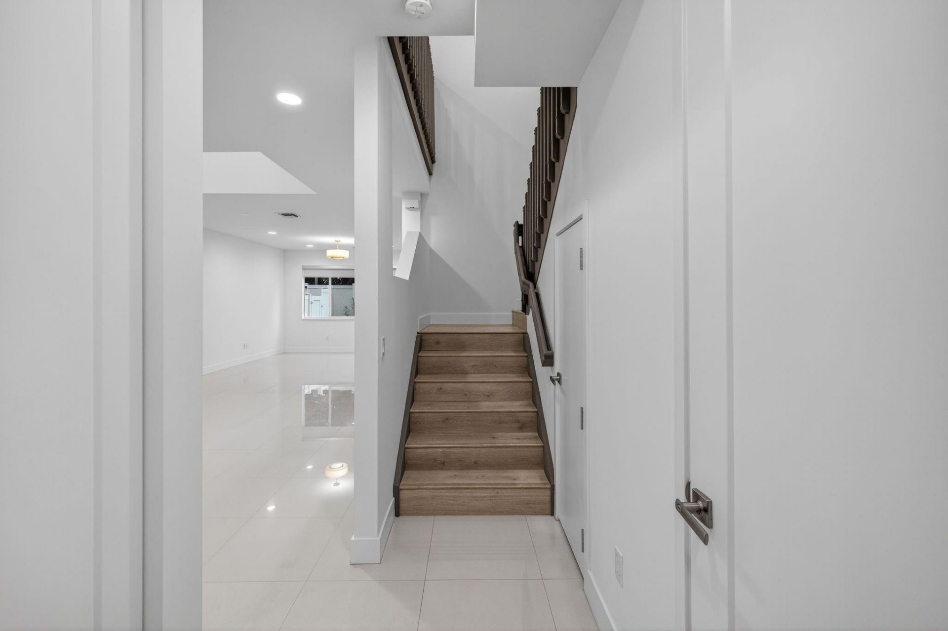 737 SE 1st Court, Unit 737, Pompano Beach, FL 33060 Photo