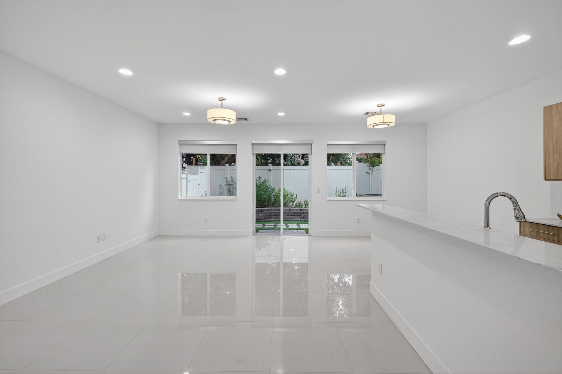 737 SE 1st Court, Unit 737, Pompano Beach, FL 33060 Photo