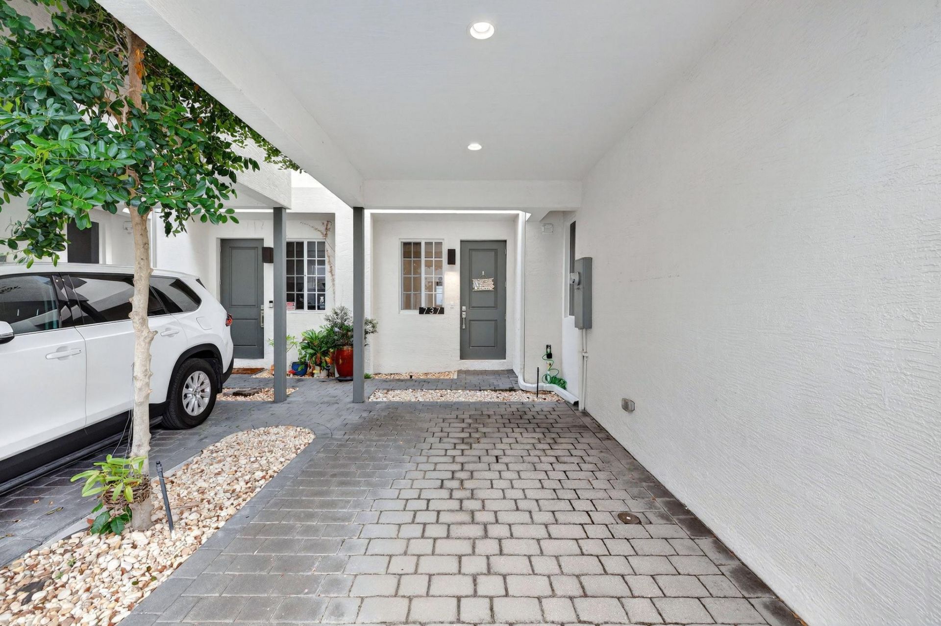 737 SE 1st Court, Unit 737, Pompano Beach, FL 33060 Photo