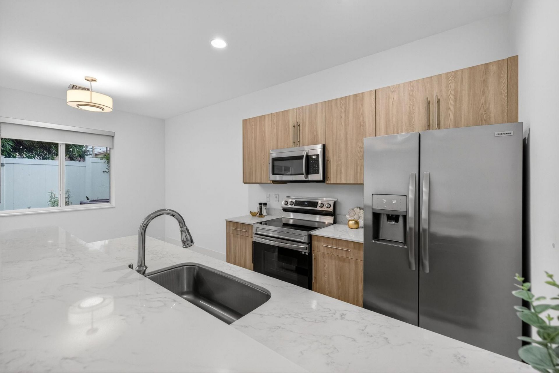 737 SE 1st Court, Unit 737, Pompano Beach, FL 33060 Photo