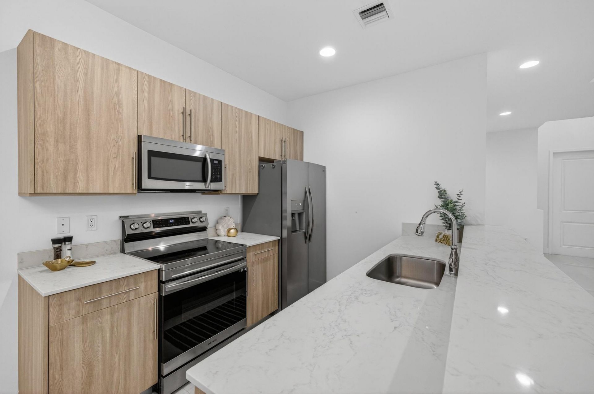 737 SE 1st Ct, Unit 737, Pompano Beach, FL 33060 Photo