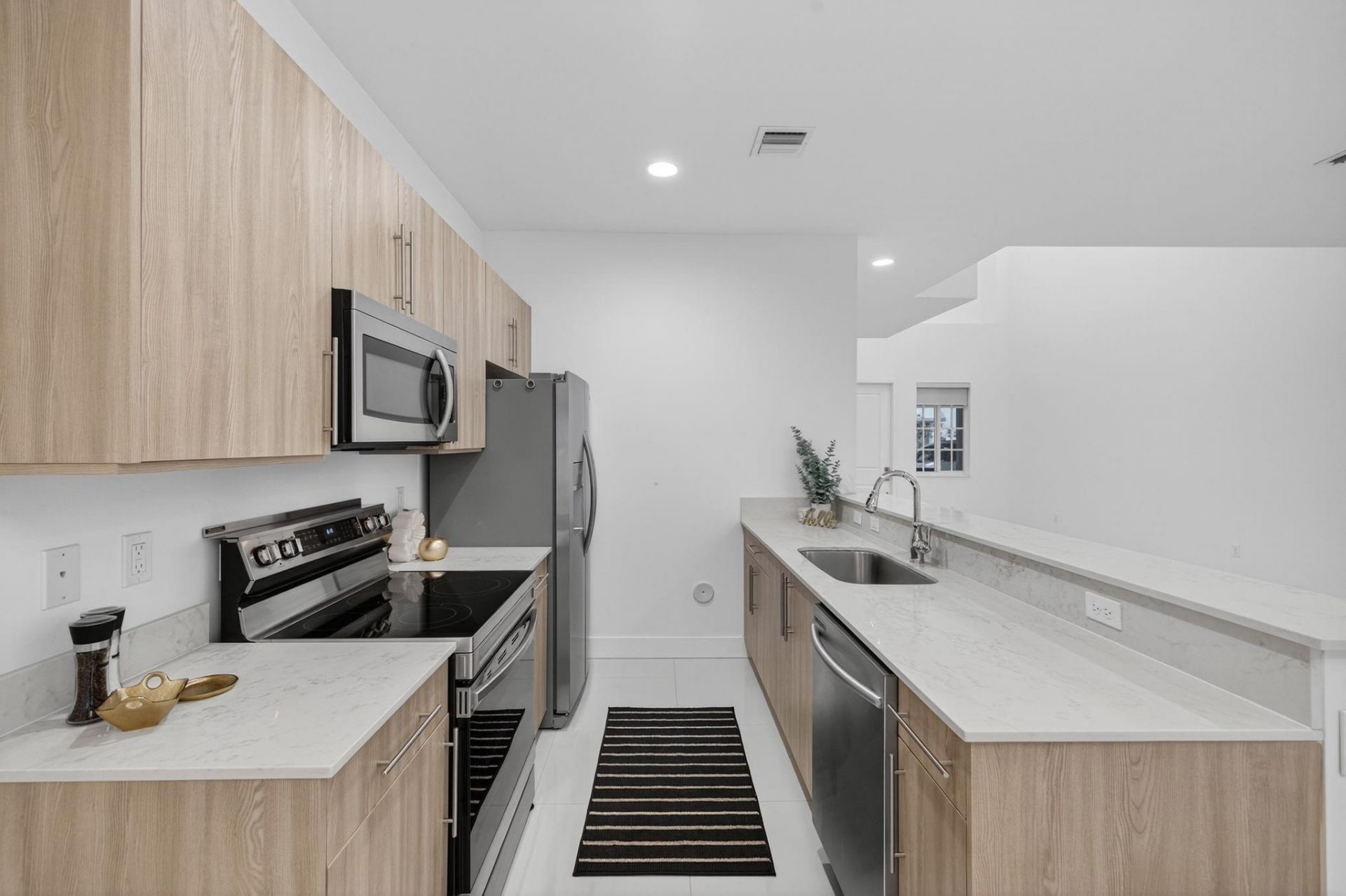 737 SE 1st Ct, Unit 737, Pompano Beach, FL 33060 Photo