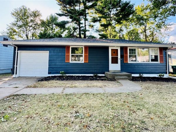 9737 Calumet Drive, St Louis, MO 63137