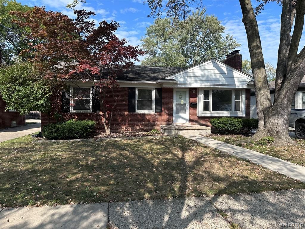 21315 Prestwick Avenue, Harper Woods, MI 48225 Main Photo
