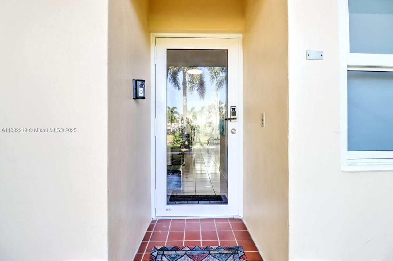 850 NE 12th Ave, Unit 210, Hallandale Beach, FL 33009 Photo