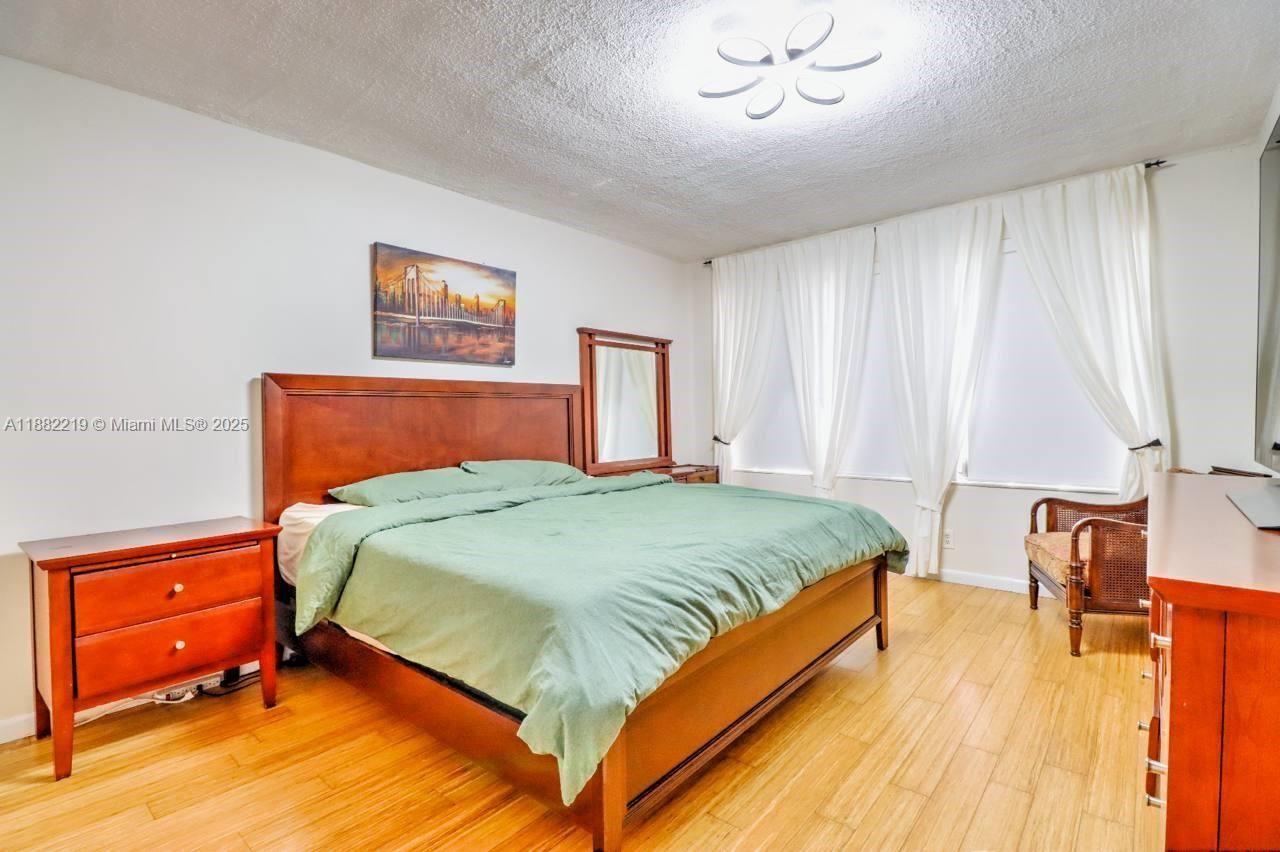 850 NE 12th Ave, Unit 210, Hallandale Beach, FL 33009 Photo