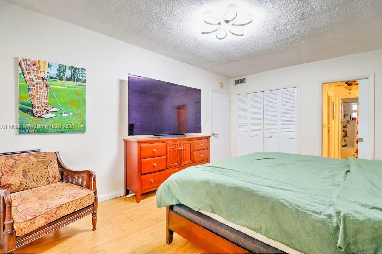 850 NE 12th Ave, Unit 210, Hallandale Beach, FL 33009 Photo