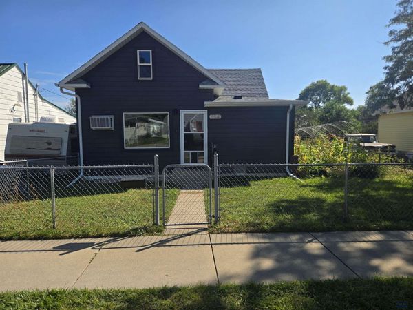 914 FARLOW AVE, Rapid City, SD 57701
