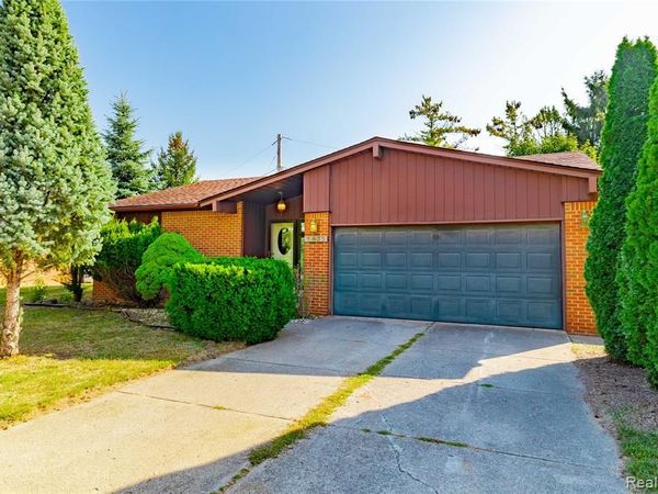 5035 Hillcrest Court, Trenton, MI 48183