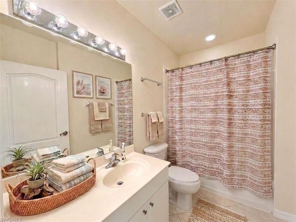 7811 Regal Heron Cir, Unit 302, Naples, FL 34104 Photo