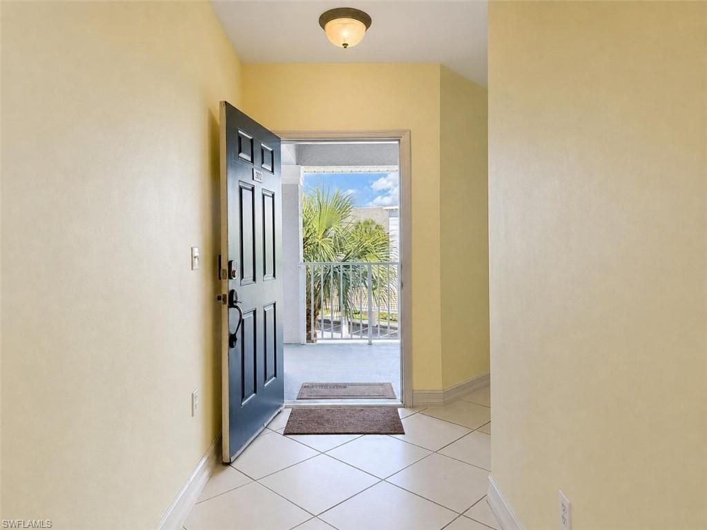 7811 Regal Heron Cir, Unit 302, Naples, FL 34104 Photo