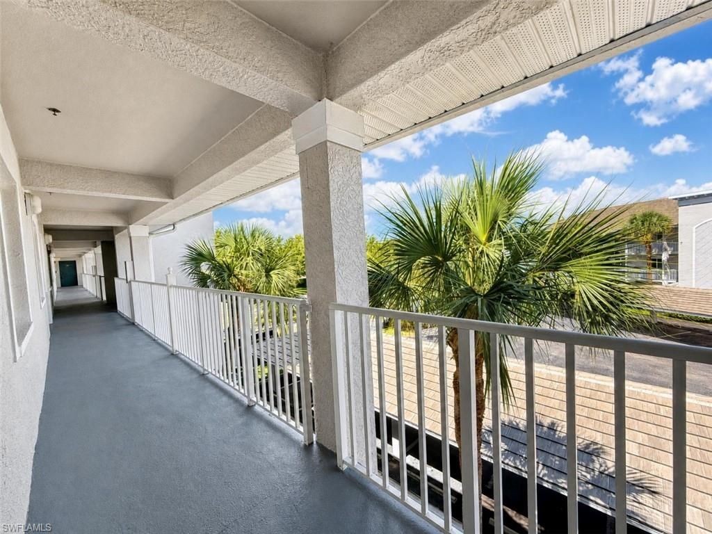 7811 Regal Heron Cir, Unit 302, Naples, FL 34104 Photo