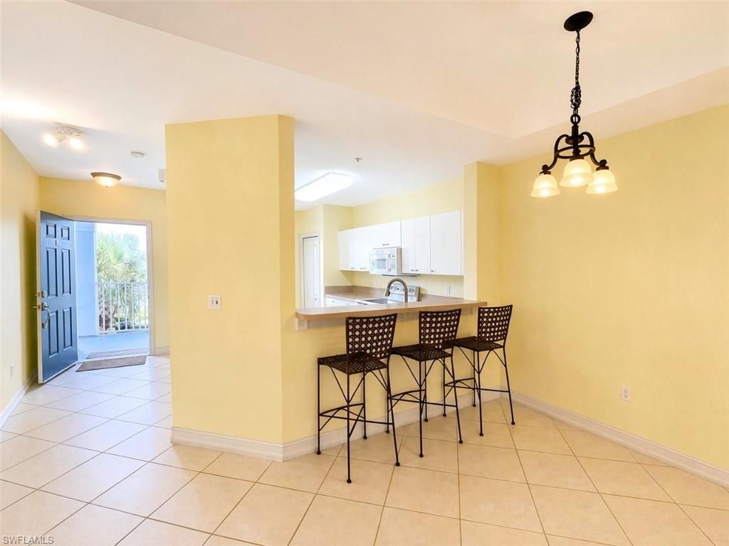 7811 Regal Heron Cir, Unit 302, Naples, FL 34104 Photo