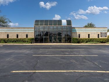 2084 Sheridan Drive, Buffalo, NY 14223