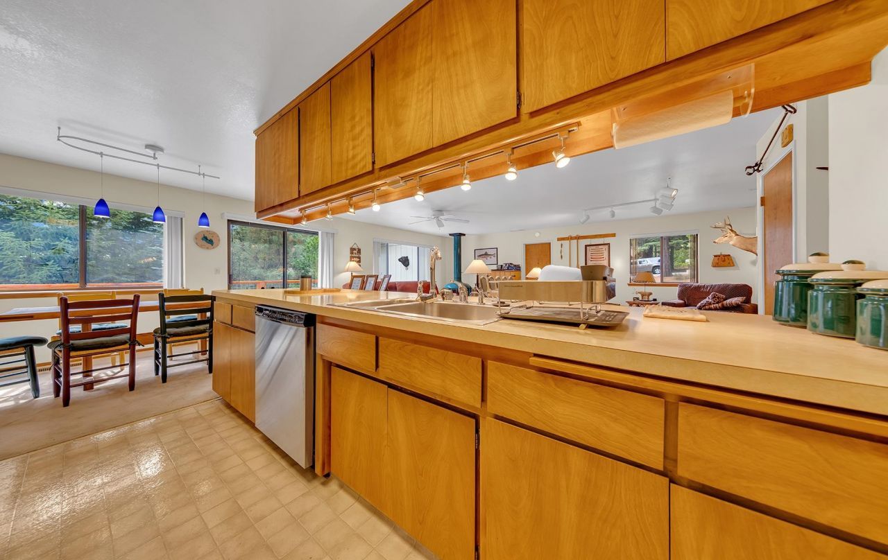 608 E Burnt Cedar Road, Lake Almanor, CA 96137 Photo