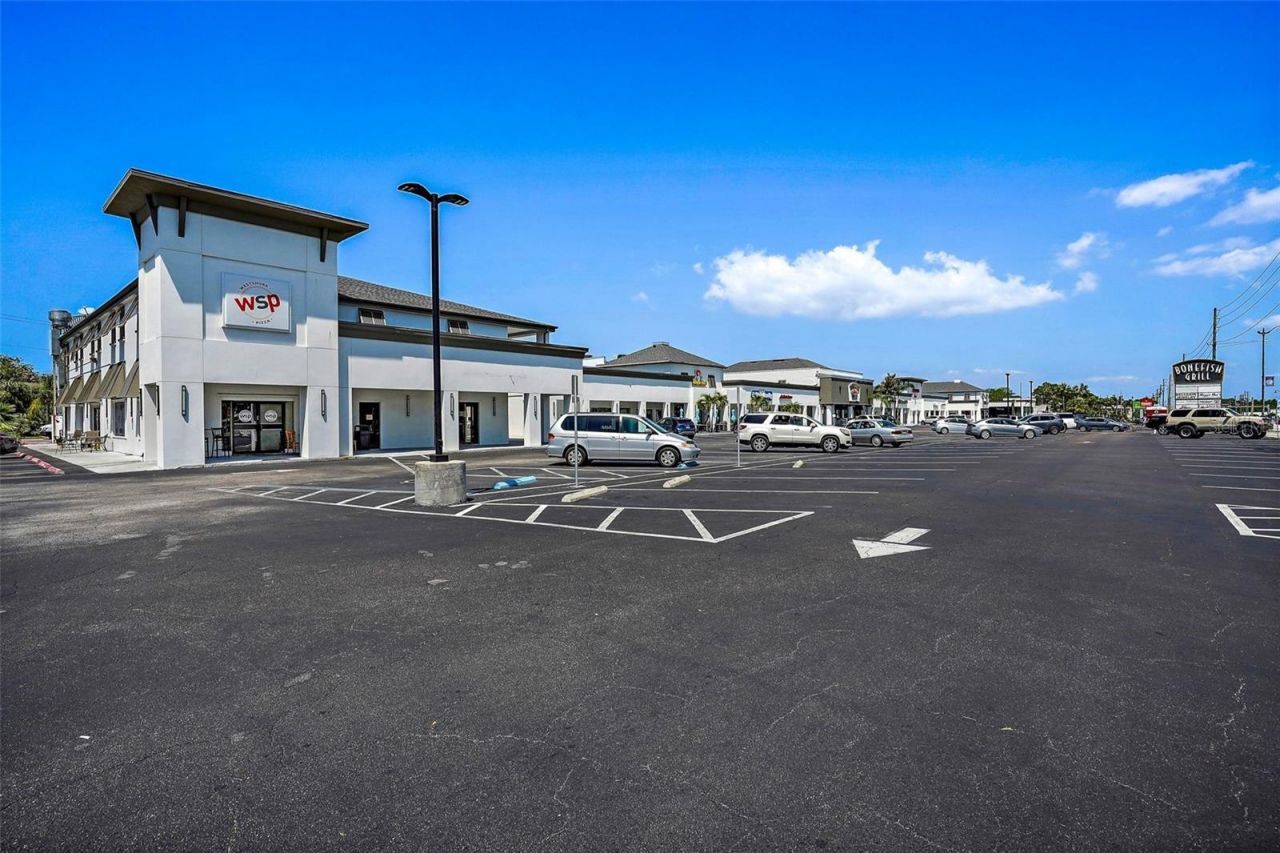 131 Bluff View Drive, Unit 103, Belleair Bluffs, FL 33770 Photo