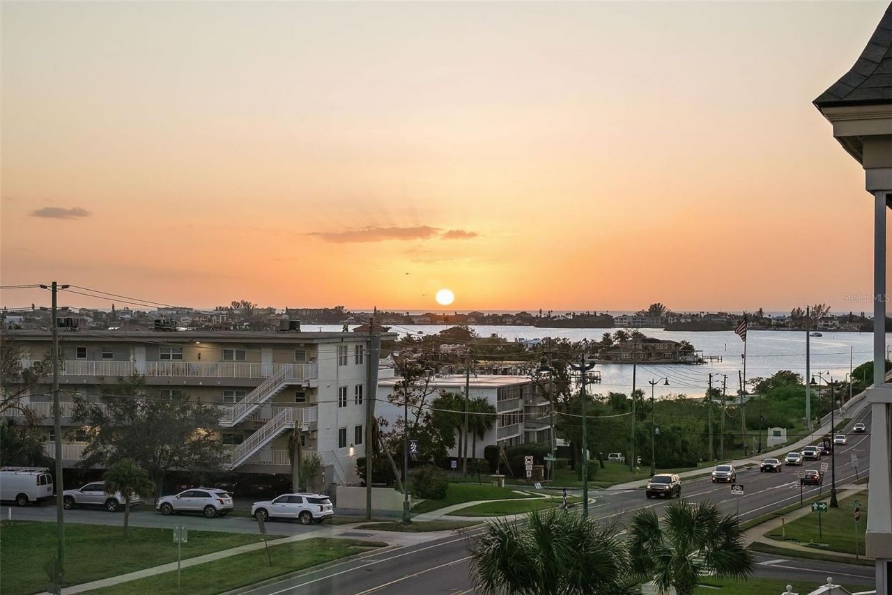 131 Bluff View Drive, Unit 103, Belleair Bluffs, FL 33770 Photo