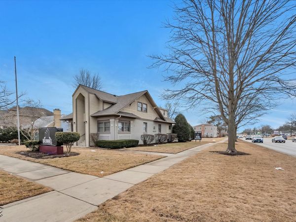 849 N Ellsworth Street, Naperville, IL 60563