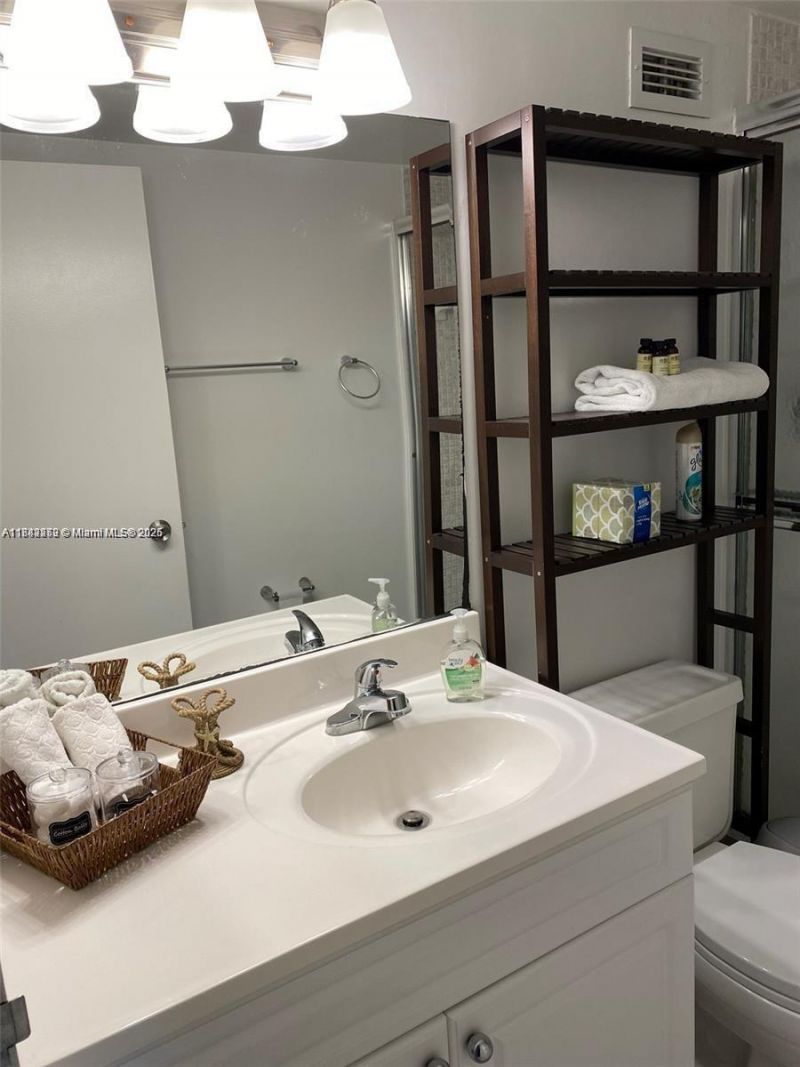 3725 S Ocean Dr, Unit 419, Hollywood, FL 33019 Photo