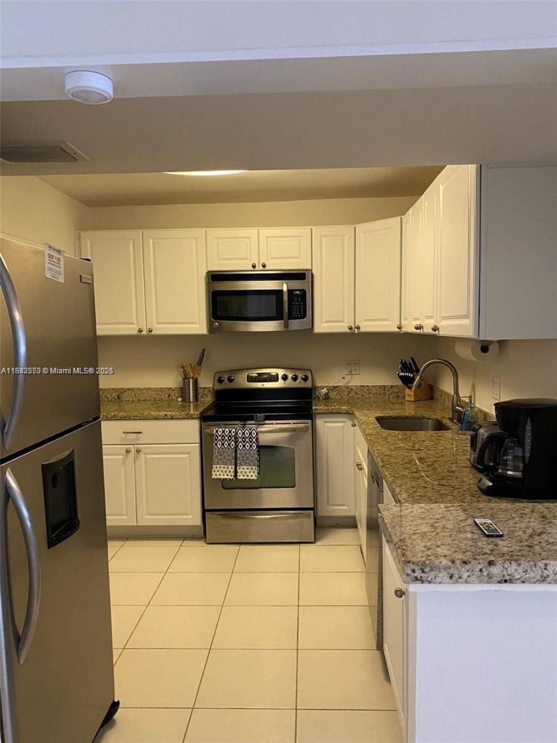 3725 S Ocean Dr, Unit 419, Hollywood, FL 33019 Photo