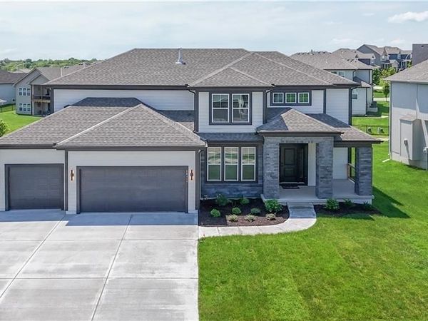 19320 W 114th Terrace, Olathe, KS 66061