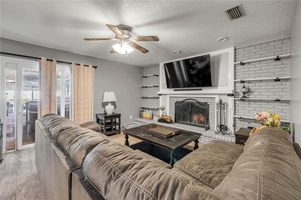 2097 Cleo Lane, Deltona, FL 32738 Photo