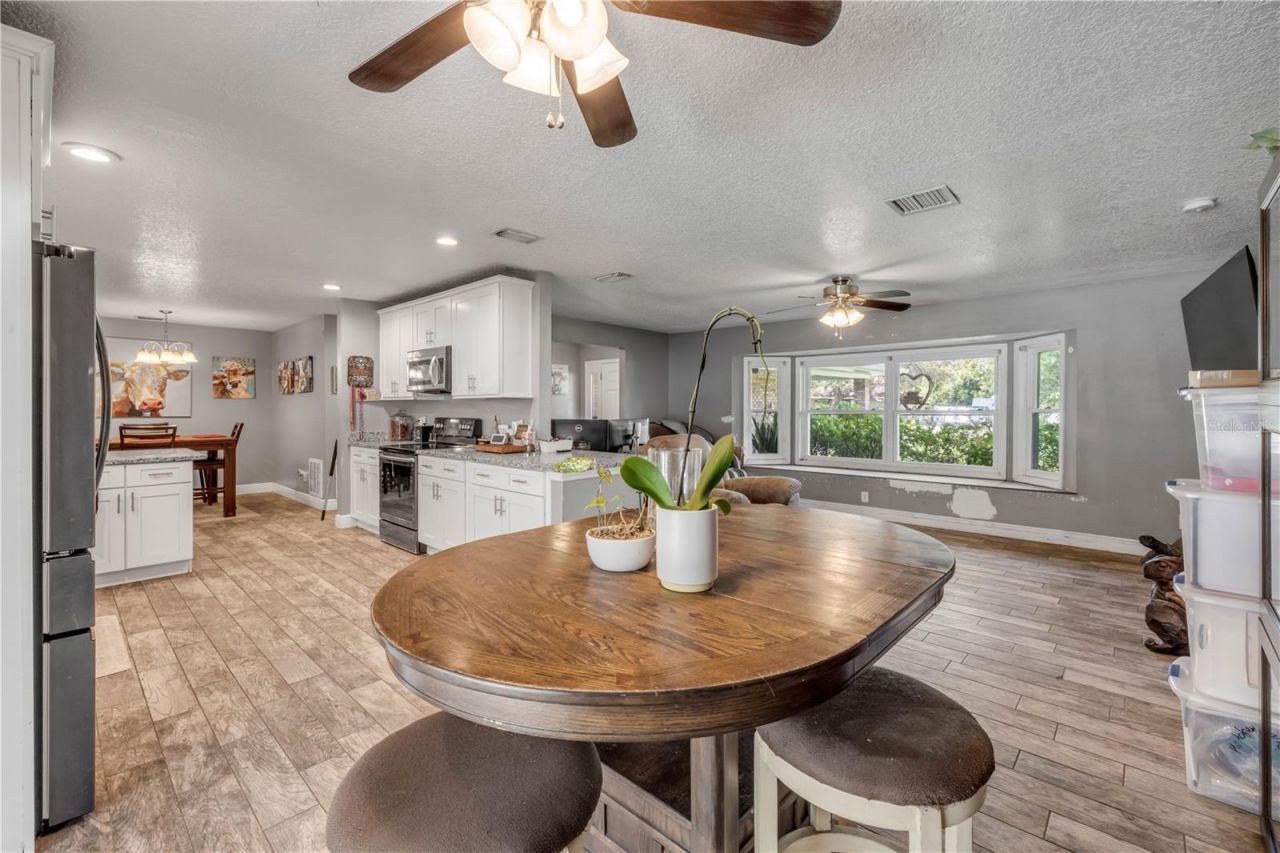 2097 Cleo Lane, Deltona, FL 32738 Photo