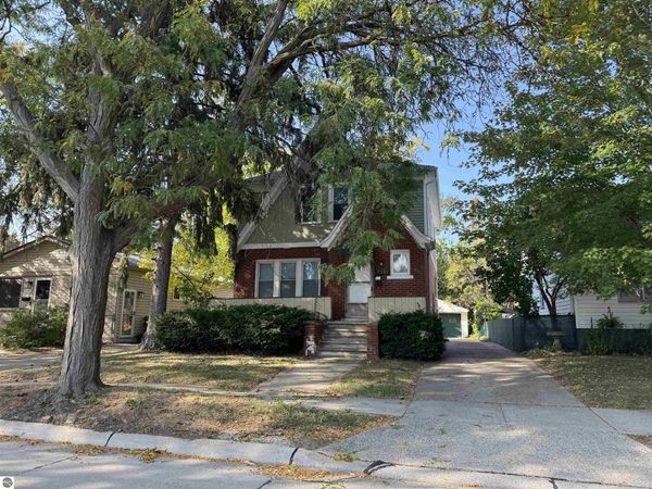 7301 Henry, Center Line, MI 48015