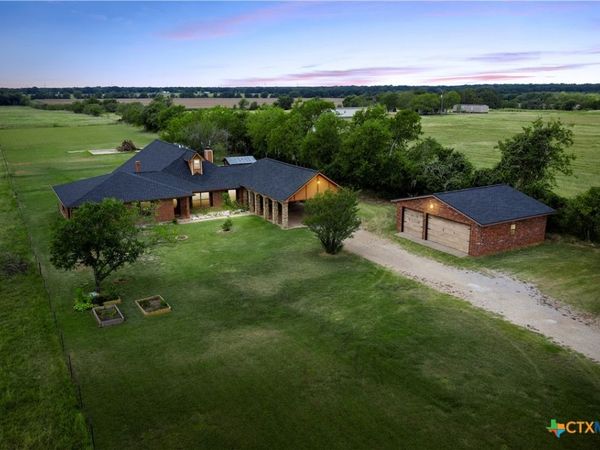 3433 W Tours Road, West, TX 76691