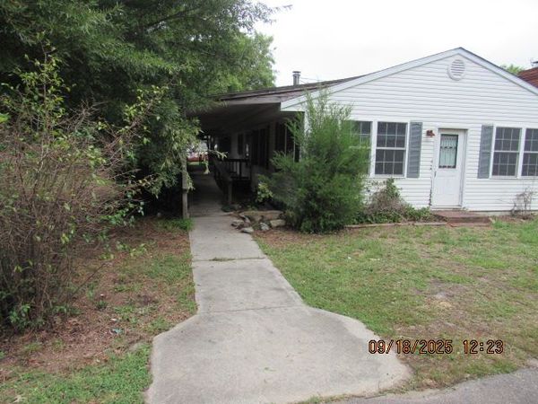 1678 Fitchetts Wharf Road, Moon, VA 23109