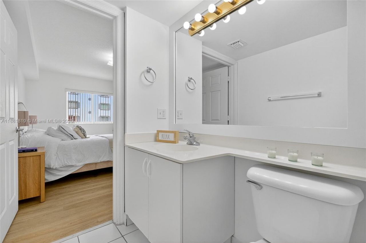 2475 NW 16th St Rd, Unit 308, Miami, FL 33125 Photo