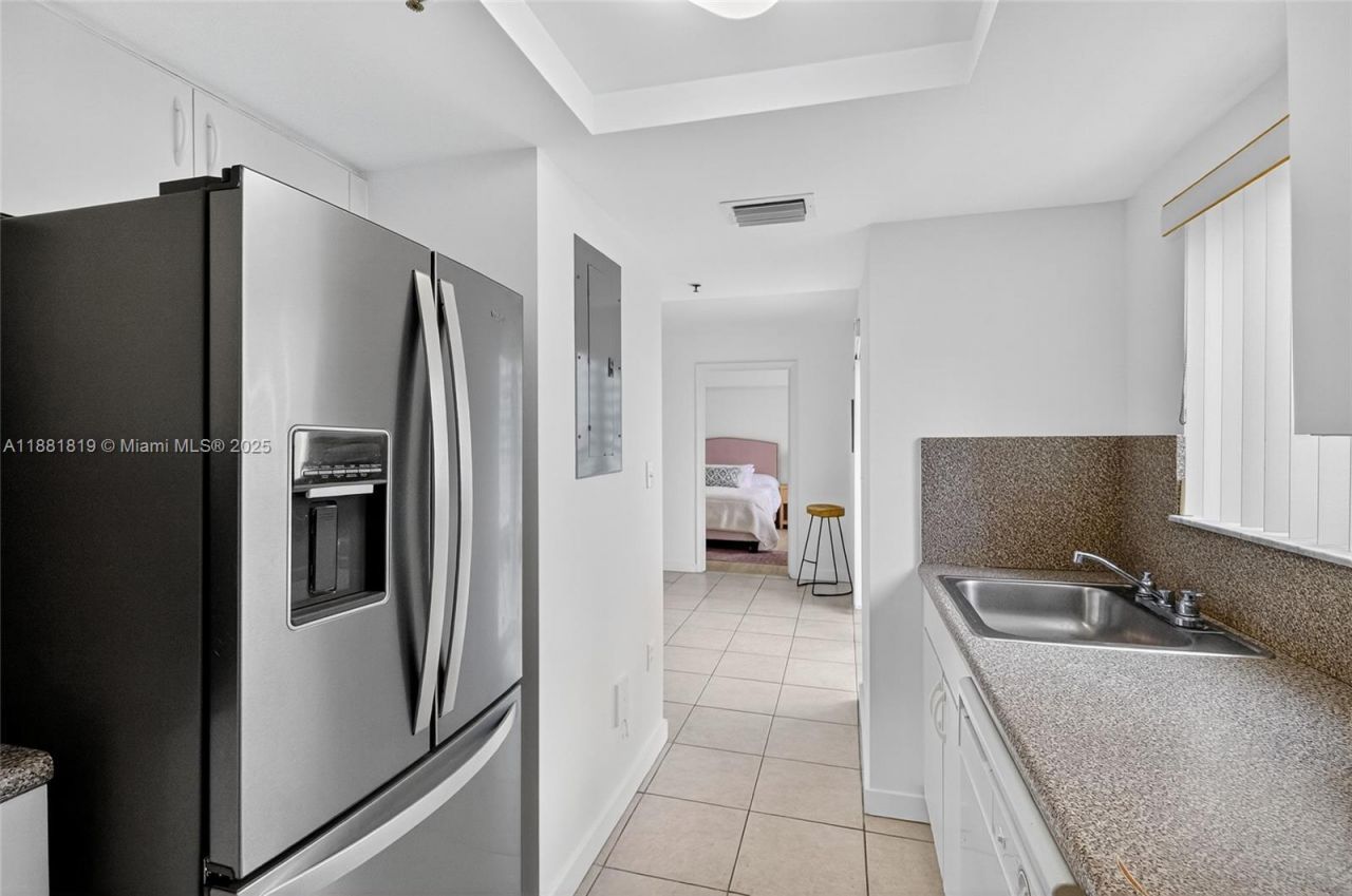 2475 NW 16th St Rd, Unit 308, Miami, FL 33125 Photo