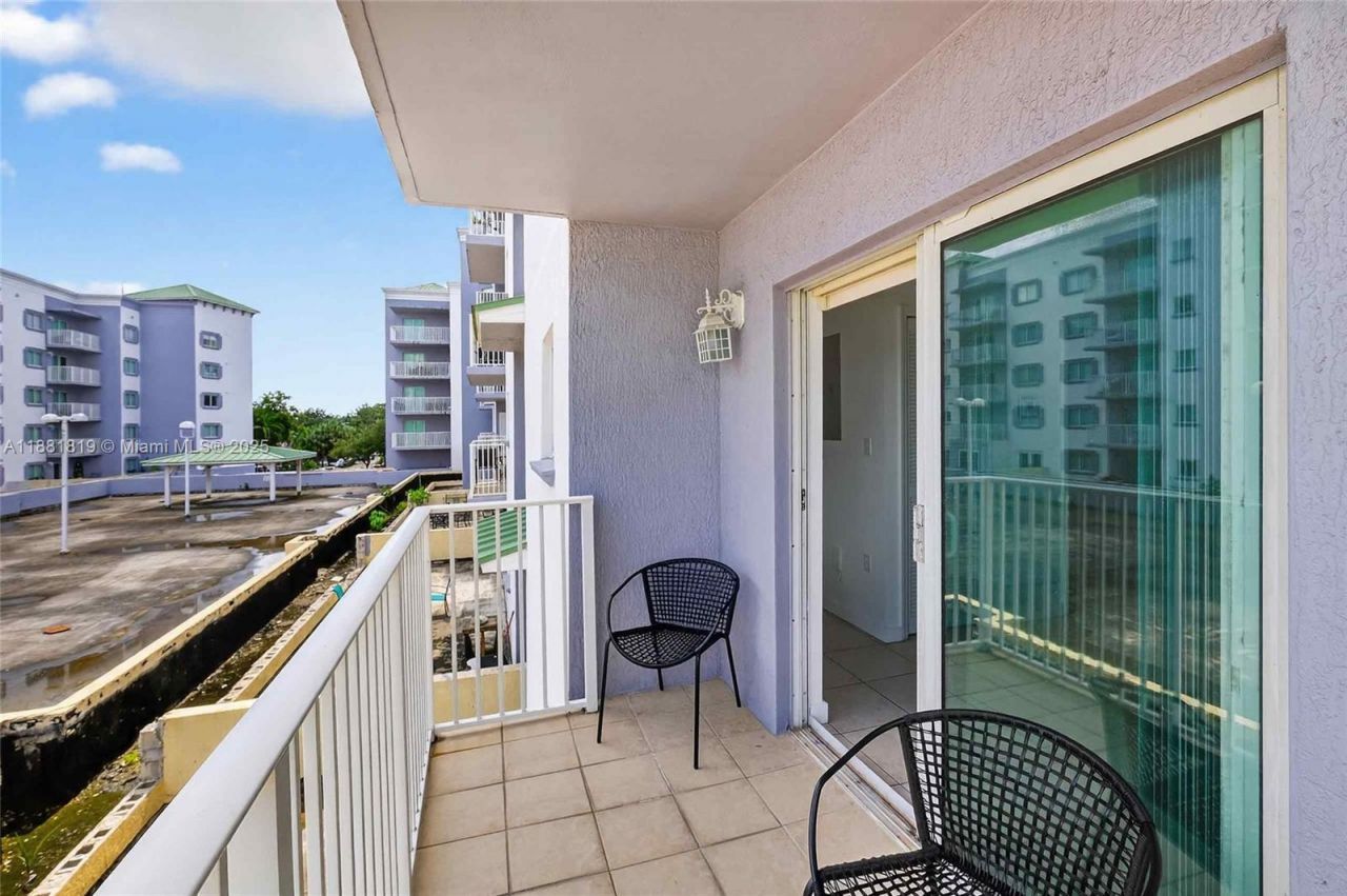2475 NW 16th St Rd, Unit 308, Miami, FL 33125 Photo