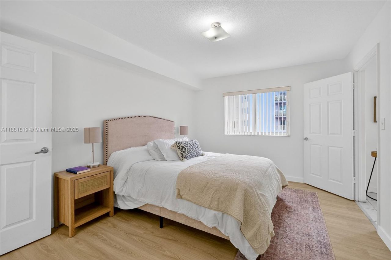 2475 NW 16th St Rd, Unit 308, Miami, FL 33125 Photo