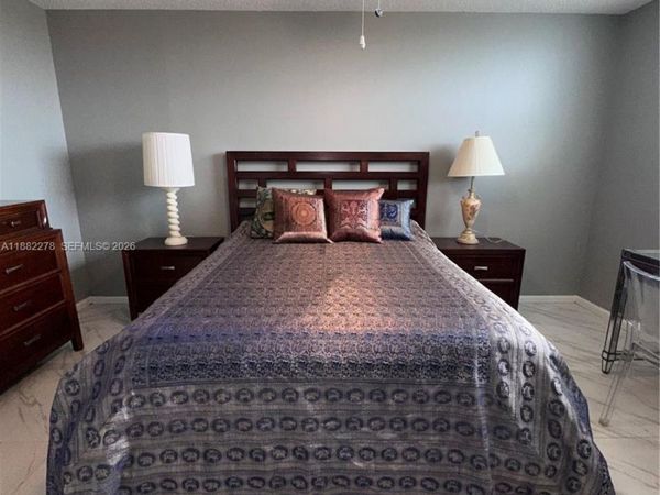 2800 Somerset Dr, Unit 403J, Lauderdale Lakes, FL 33311