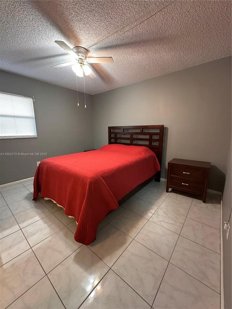 2800 Somerset Dr, Unit 403J, Lauderdale Lakes, FL 33311 Photo