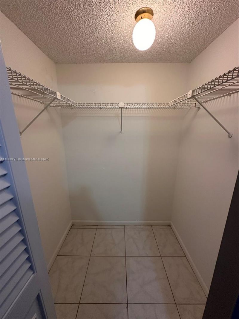 2800 Somerset Dr, Unit 403J, Lauderdale Lakes, FL 33311 Photo