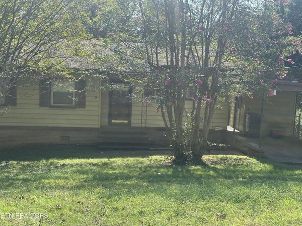 1916 Sanderson Rd, Knoxville, TN 37921