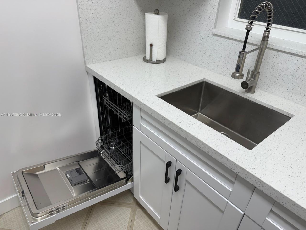 160 SW 30th Ave, Unit 109A, Miami, FL 33135 Photo